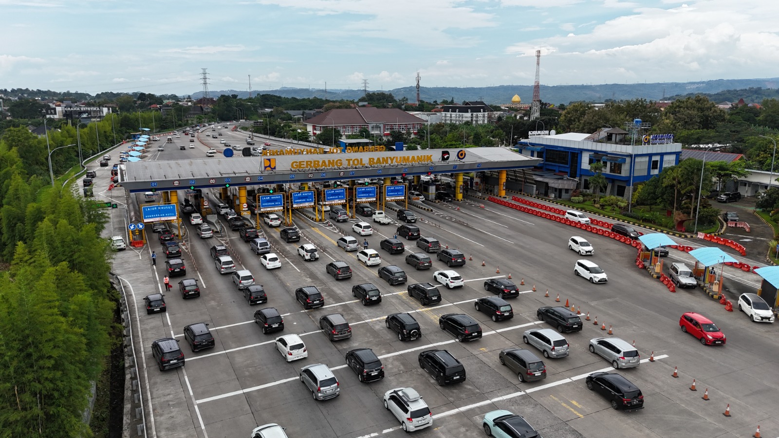Volume Arus Balik Meningkat, PT Trans Marga Jateng Terapkan One Way Lokal